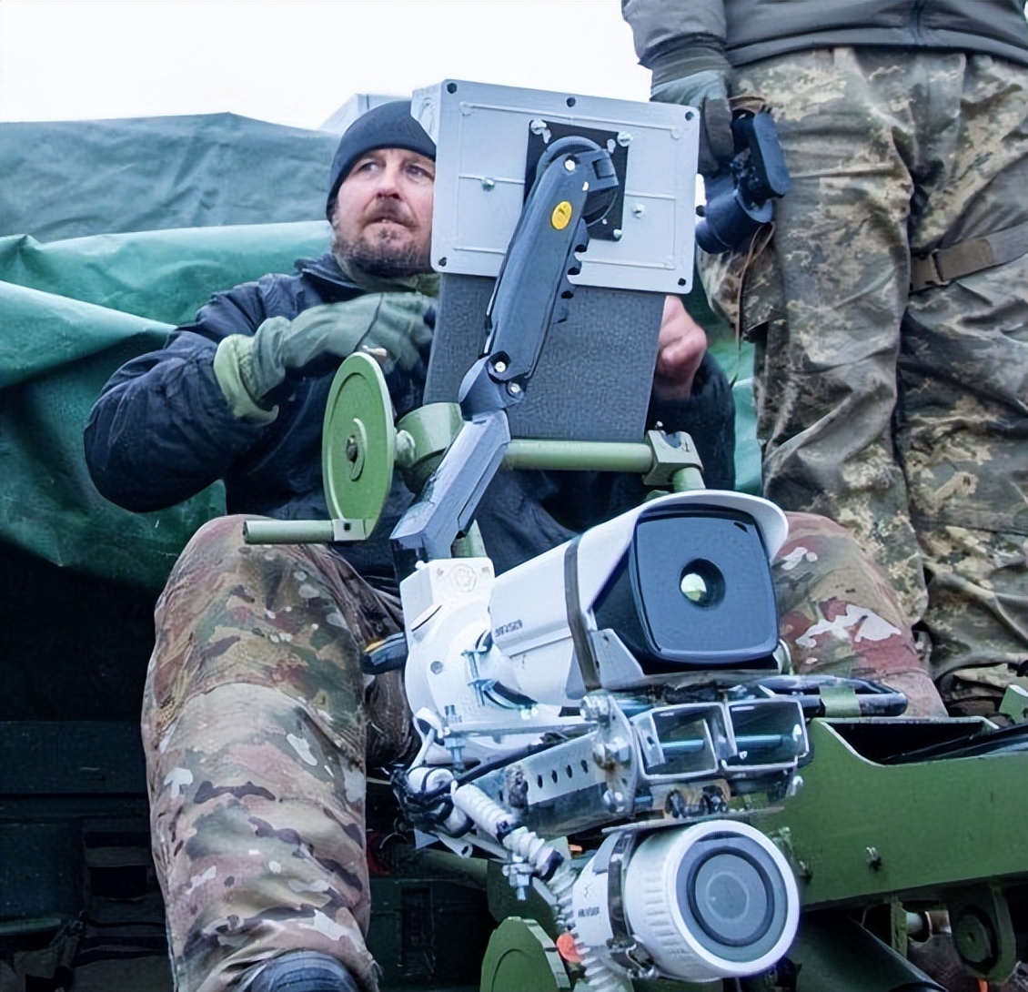 我家电脑支架上了战场！前南斯拉夫高射炮魔改，用中国监控摄像头