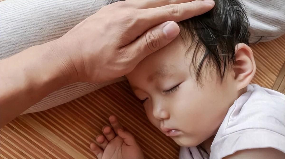 娃一到晚上就发烧出汗,娃一睡觉就出汗怎么回事