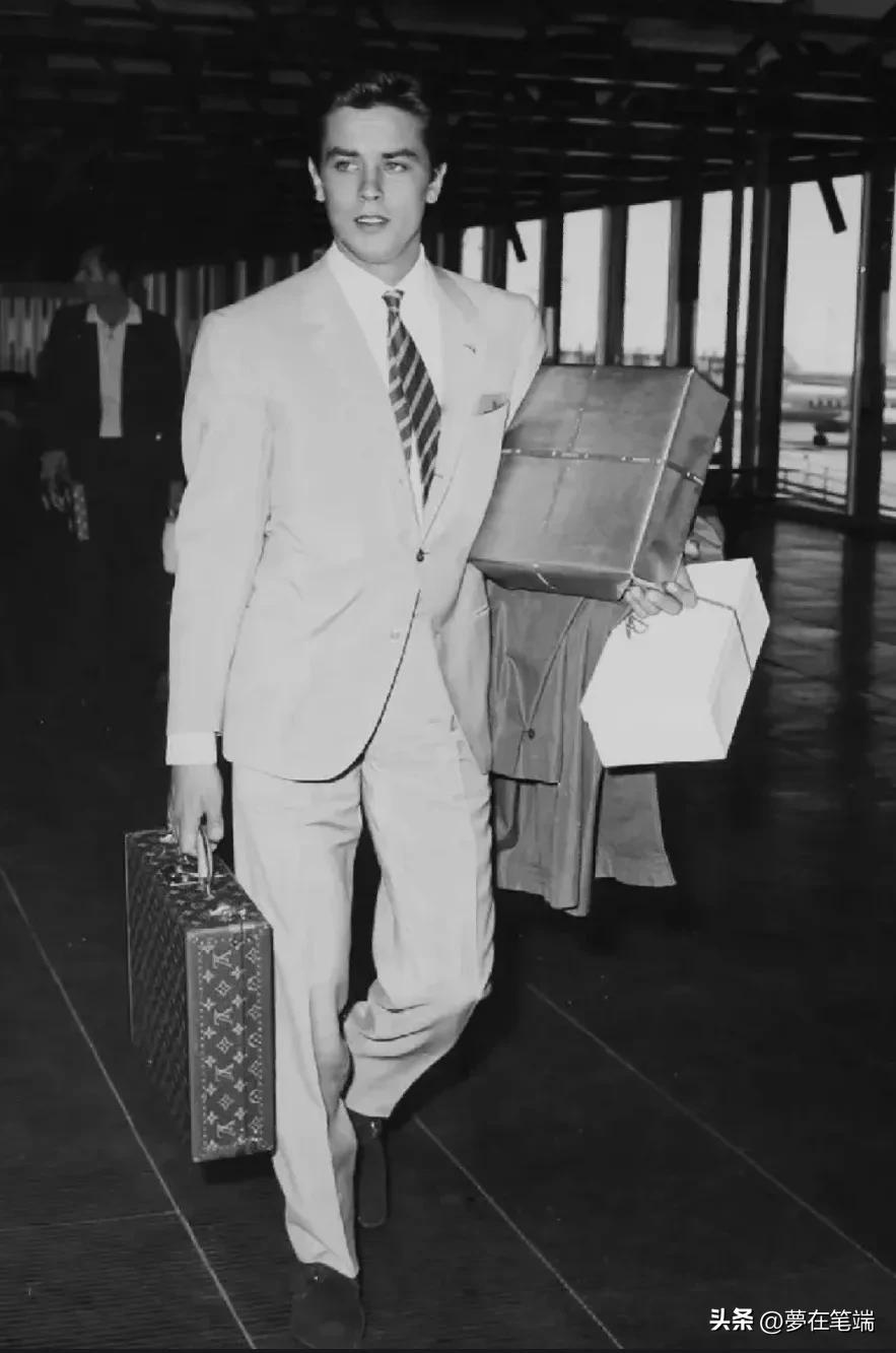 阿兰德龙和莫妮卡贝鲁奇广告,阿兰德龙和莫妮卡贝鲁奇什么关系