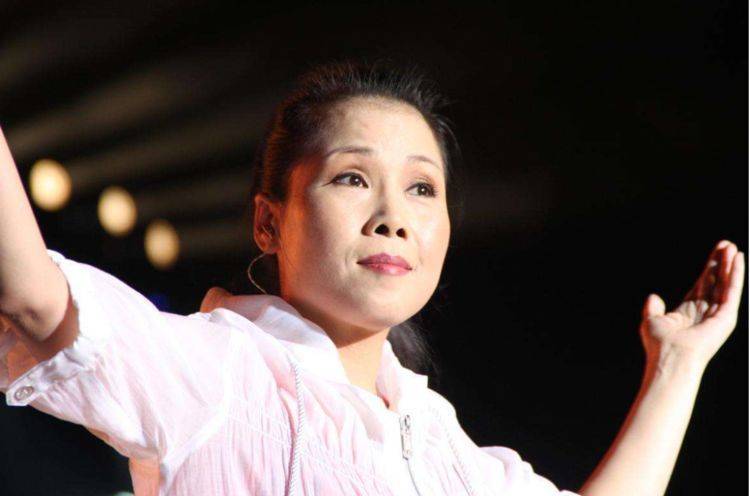 国内发财国外花的7位富豪,国内挣钱国外花的十大明星