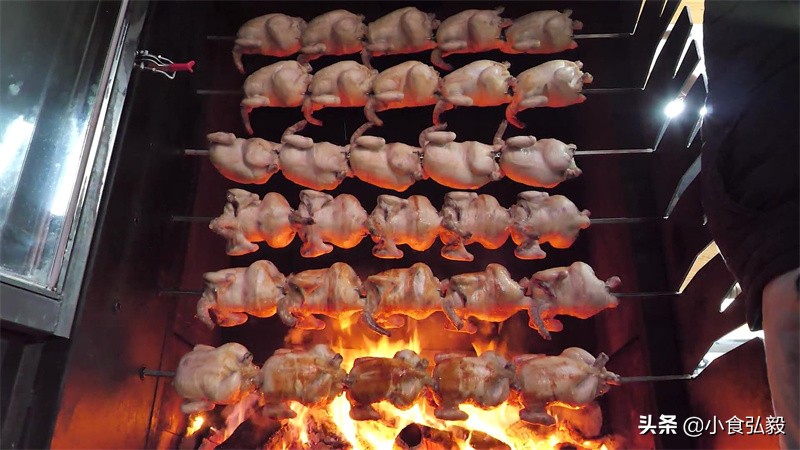 小伙子卖烤鸡一个月挣80个亿,广东打工小伙失业