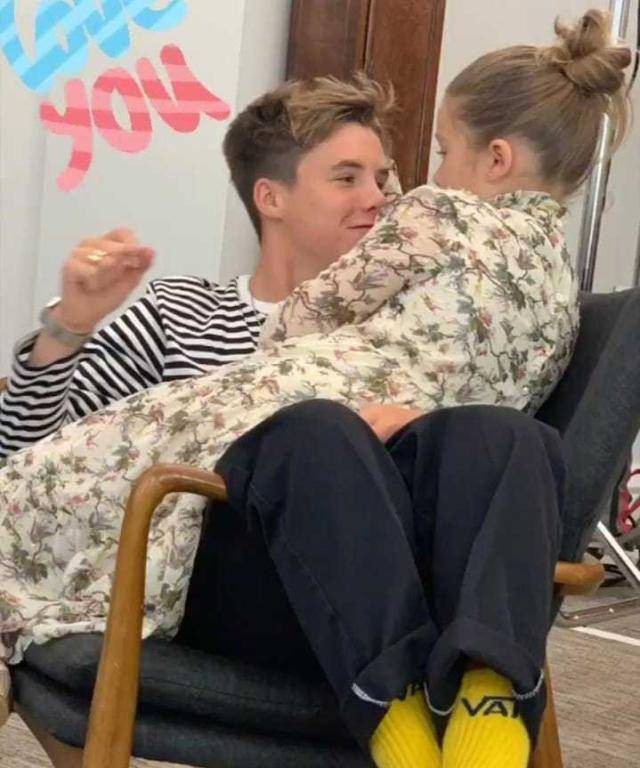 贝克汉姆47岁贝嫂最新图片,46岁贝克汉姆依旧全家最帅