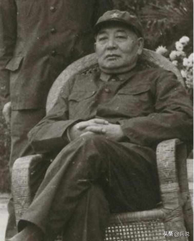 开国中将*基伟秦**的上级，只授大校？1983年提大区副，为何没到任