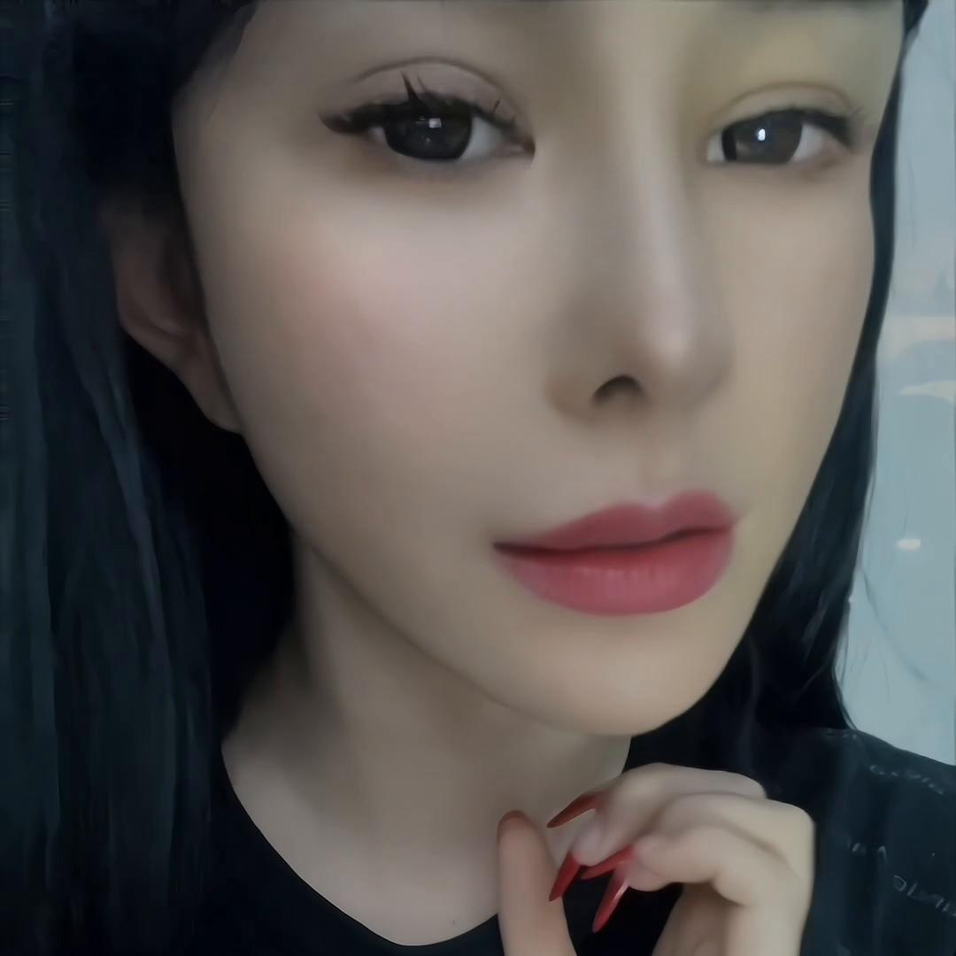 用了抗衰护肤品冒痘,抗衰老护肤品用了长痘痘