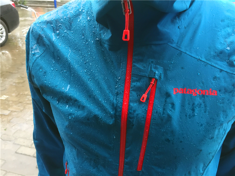 巴塔哥尼亚雨影超轻冲锋衣价格,巴塔哥尼亚冲锋衣防水指数