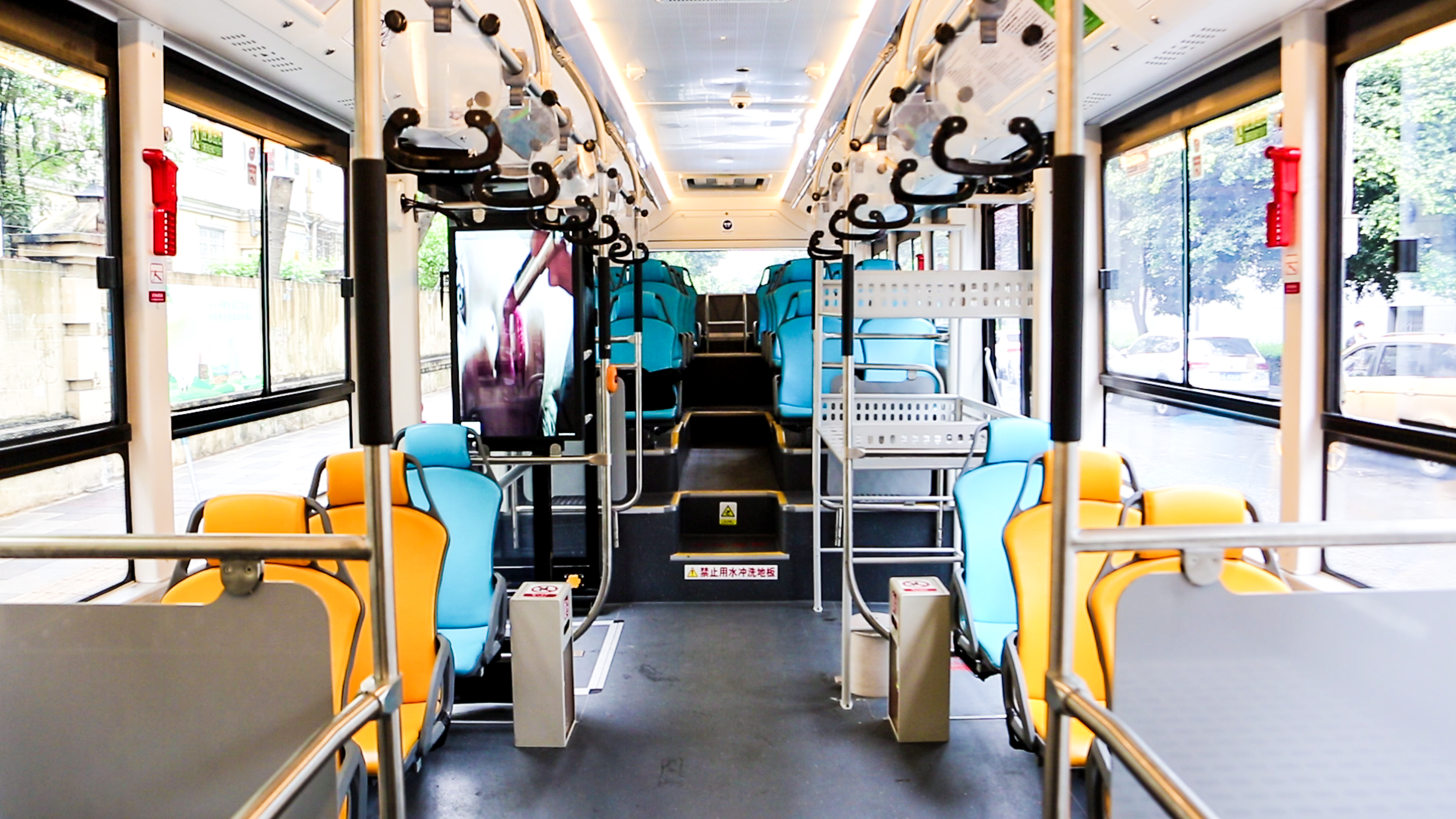 绿色公交低碳出行新车宇通,绿色低碳公交场站启用