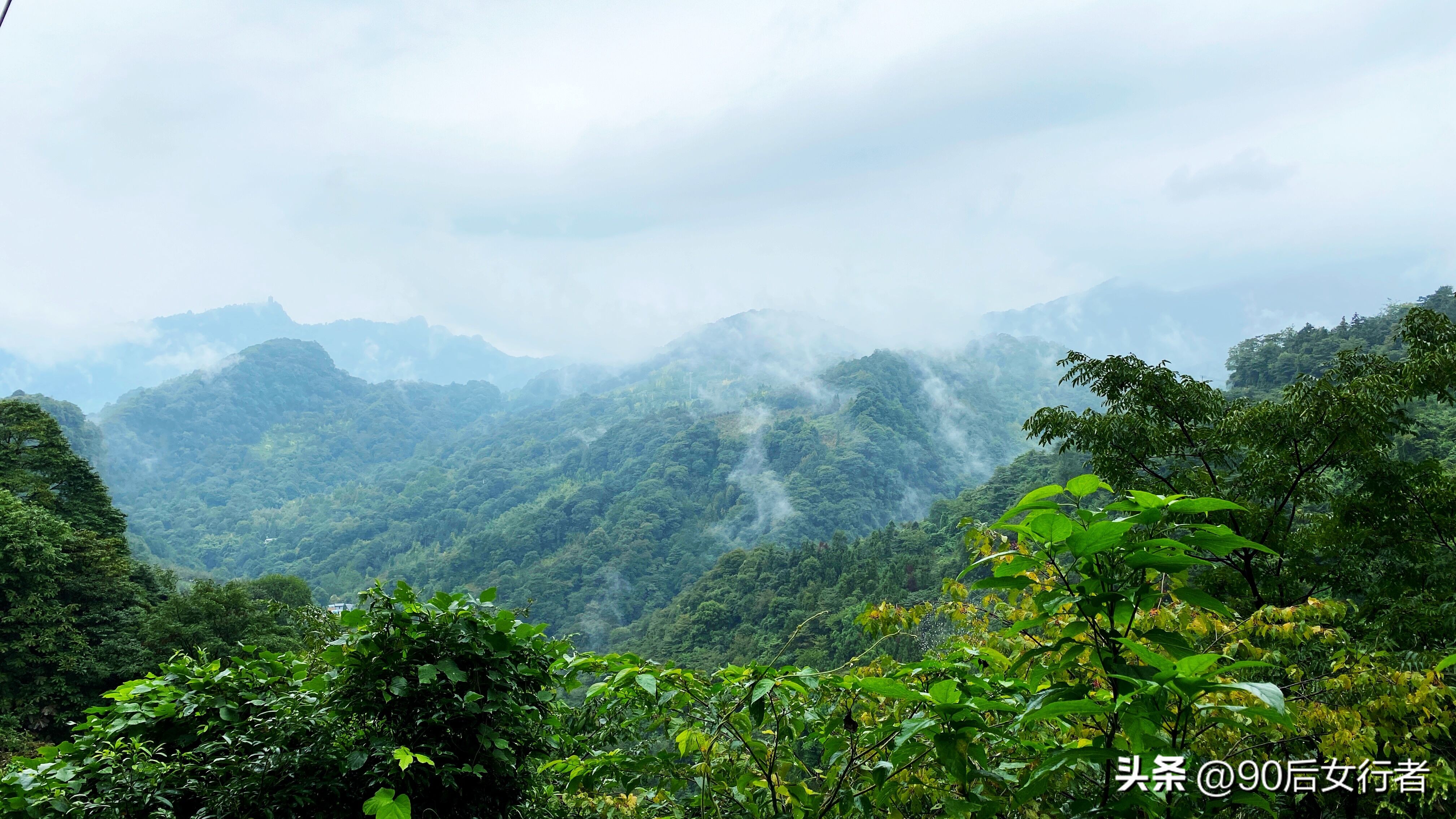 走进山间的小路感受大自然,成都深山老林旅游最好去处
