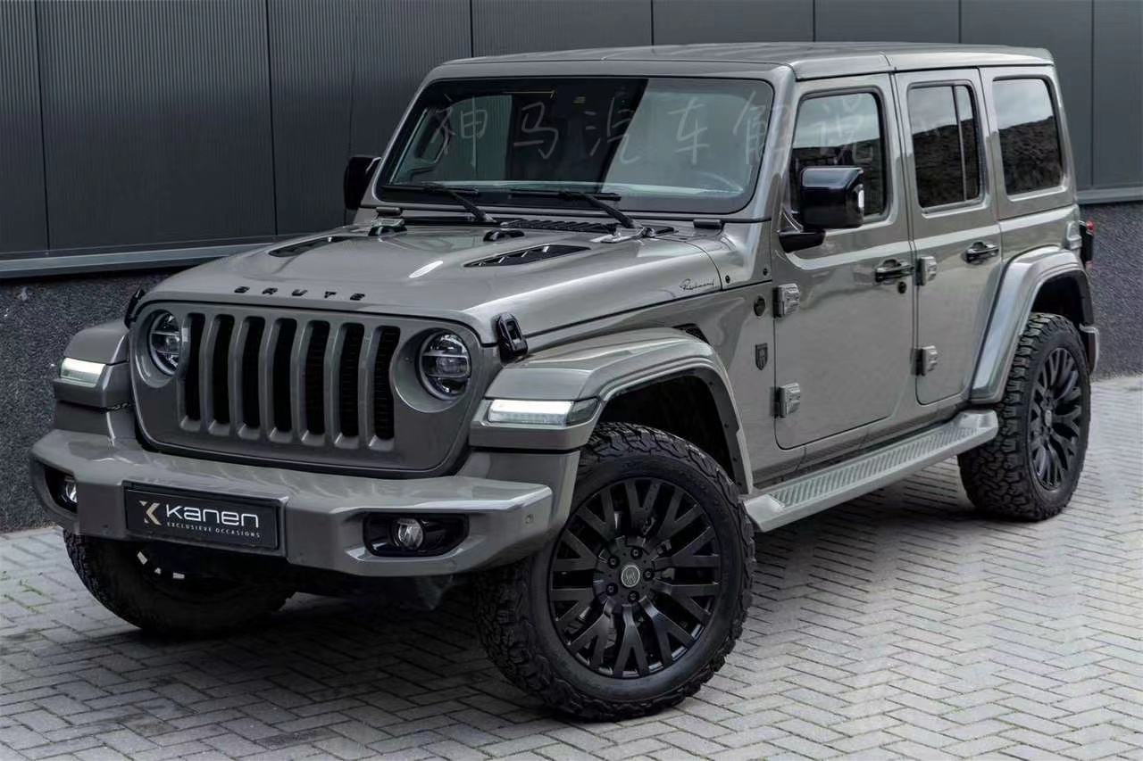 越野范更浓郁！新款jeep牧马人实拍，尺寸更大，6.4引擎+四驱