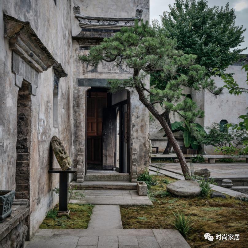 明代老建筑,他买下了一座废弃很久的古宅