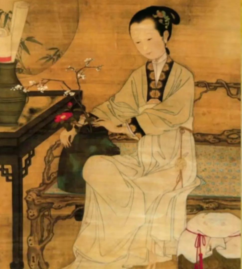 清代灭亡后宫里的贵妃都去哪了,清朝历史上被降位分最多的嫔妃