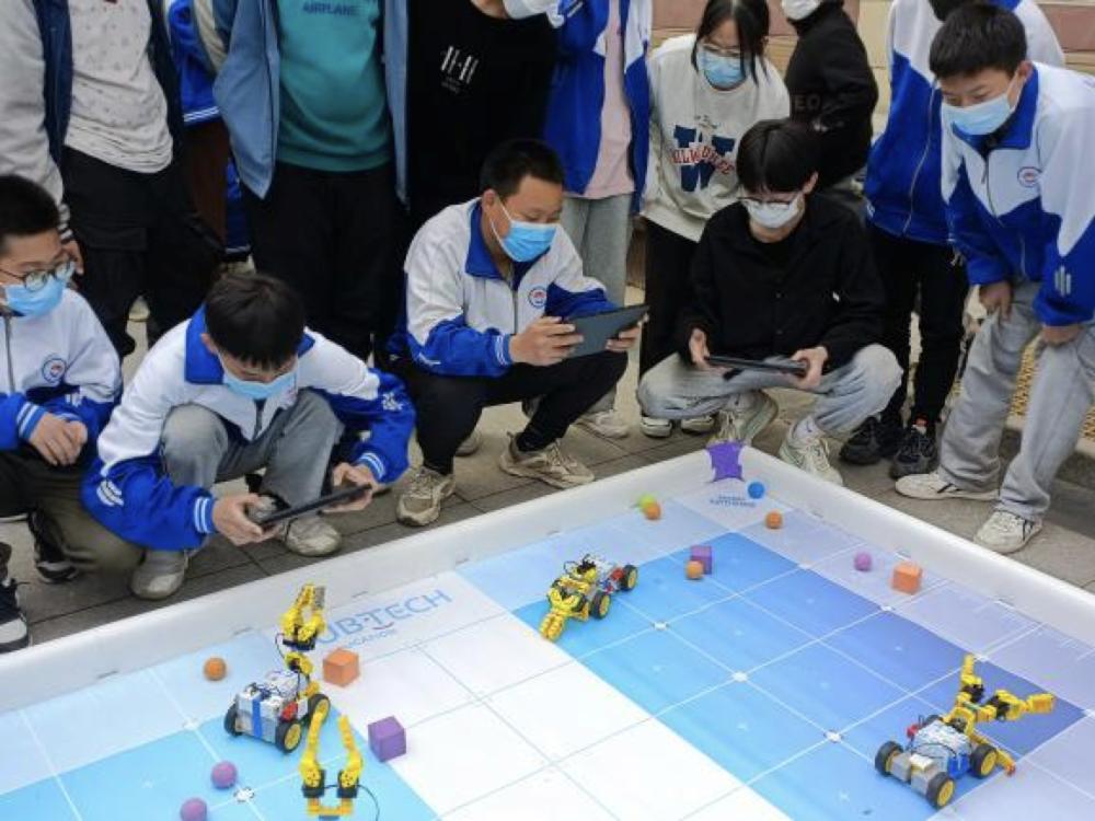 校园变身“科技王国”，激活师生的科技DNA