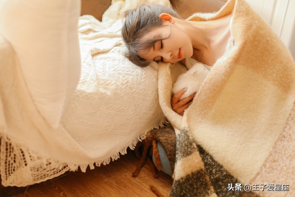 2022年1月3日穿衣颜色运势,每日运势播报2022年1月3日