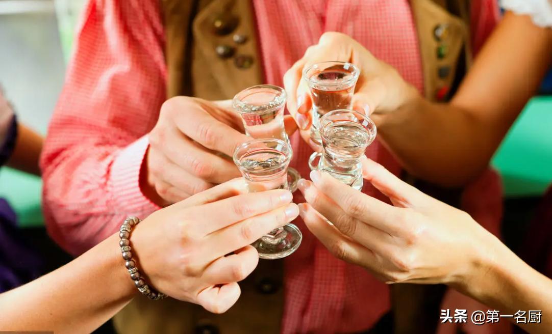 酒局上一到你敬酒就打哆嗦?了解这4个敬酒“妙招”,能让人高看