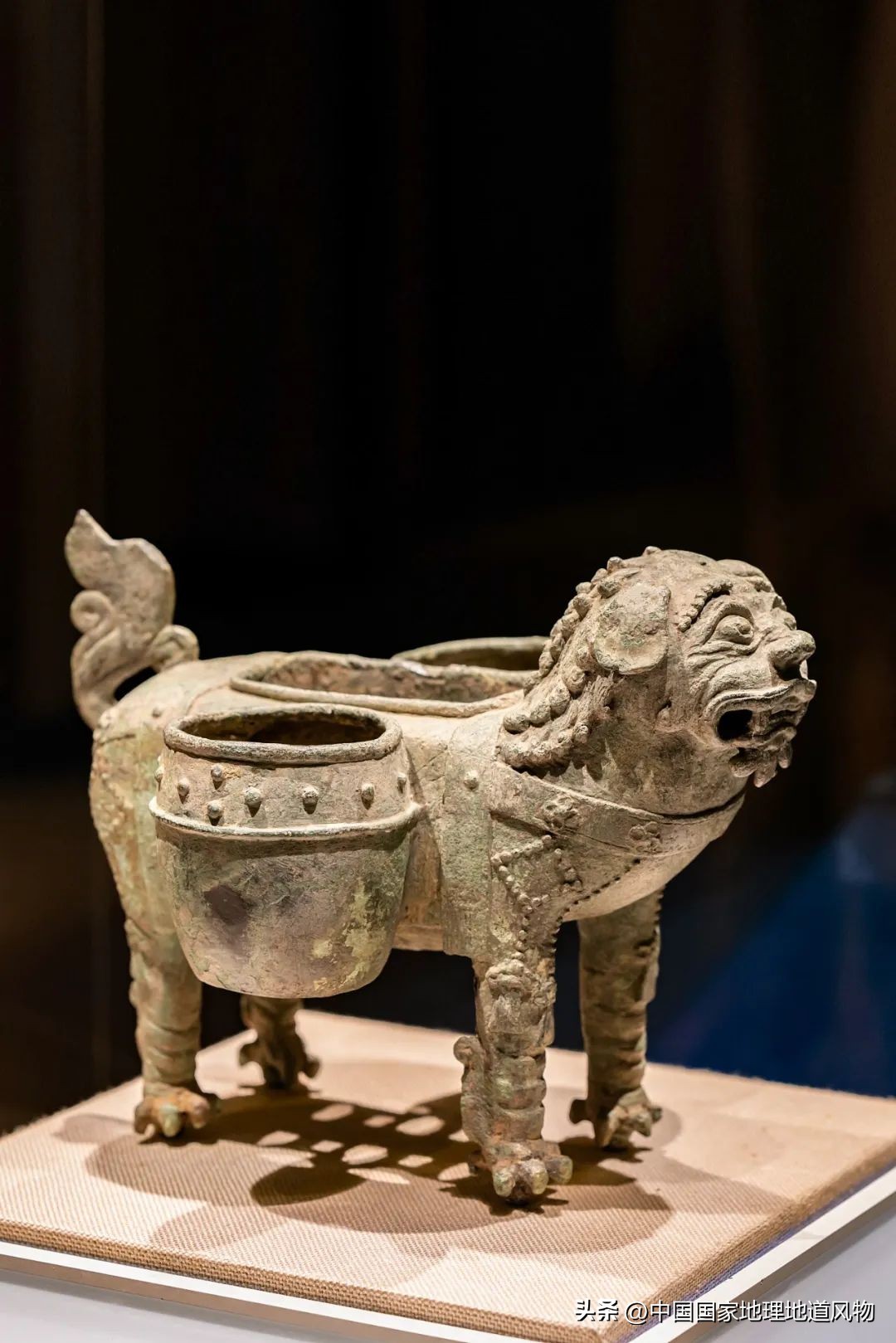 红高粱里的酒为什么是红的,红高粱里酒怎么是红的