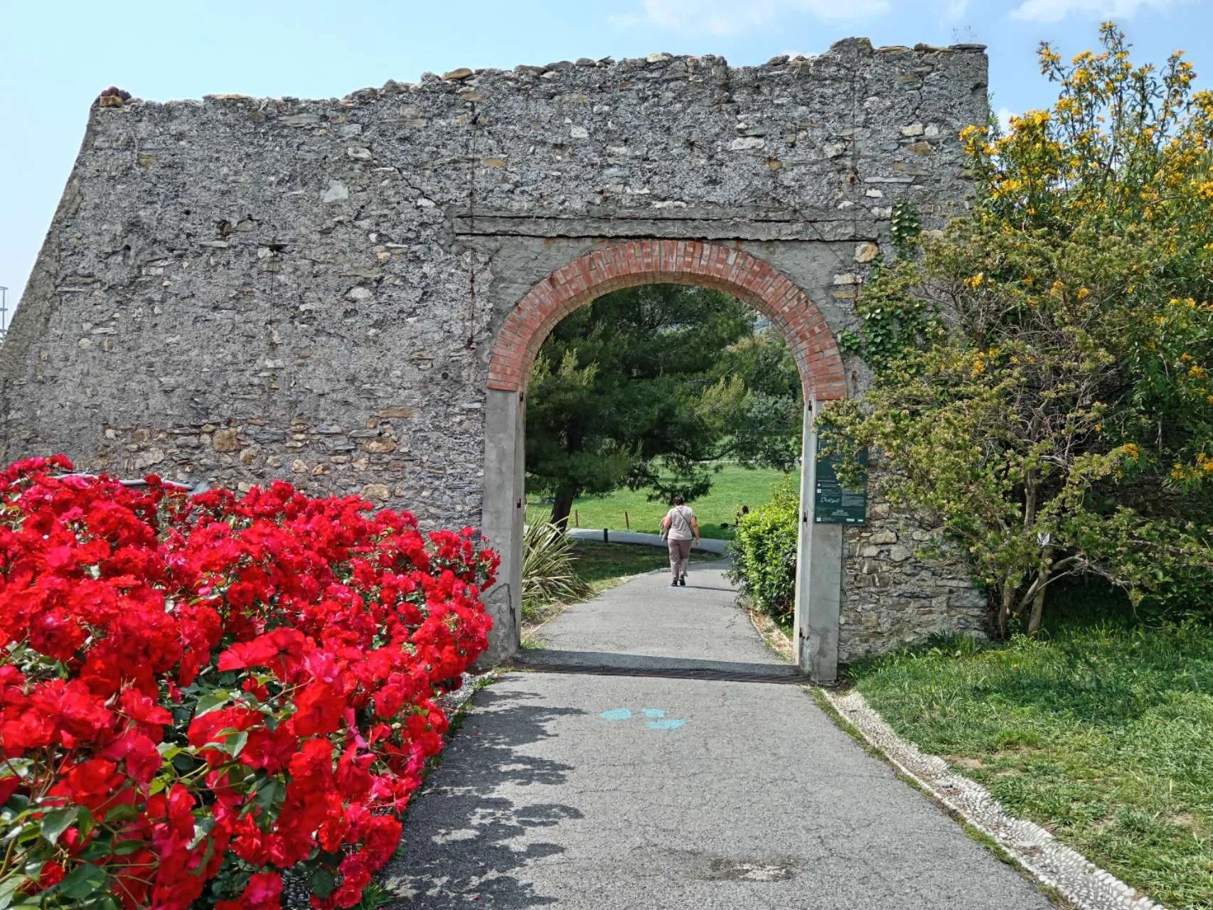 当过10年教师转行退休享受啥政策,88年当教师现在辞职还有什么待遇