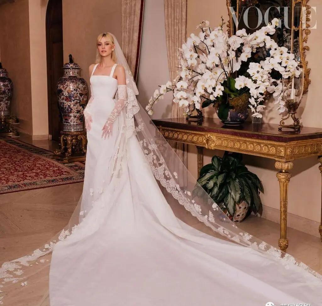 贝嫂狂晒48岁小贝半裸翘臀照，全球网友狂欢：谢嫂子带看男菩萨！