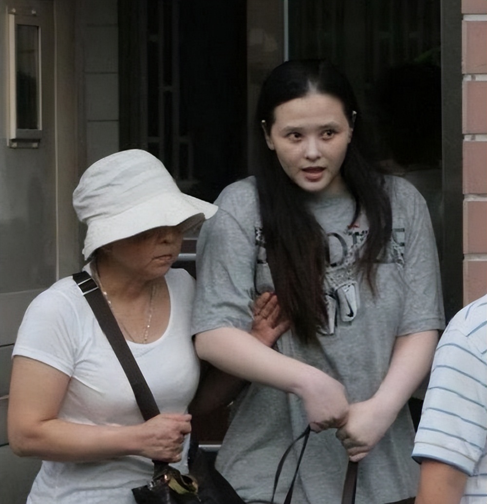 从纯情女星到吸毒、自杀、当小三，萧淑慎是如何被“毁”的？