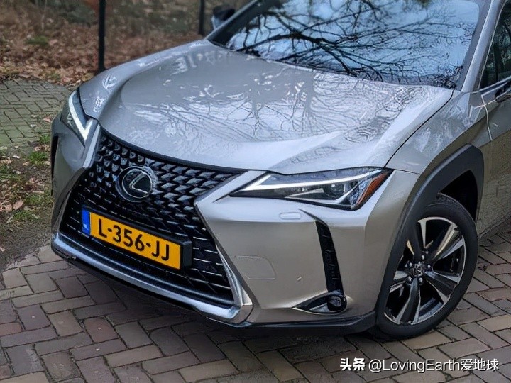 雷克萨斯ux200安全系数,雷克萨斯ux200双闪