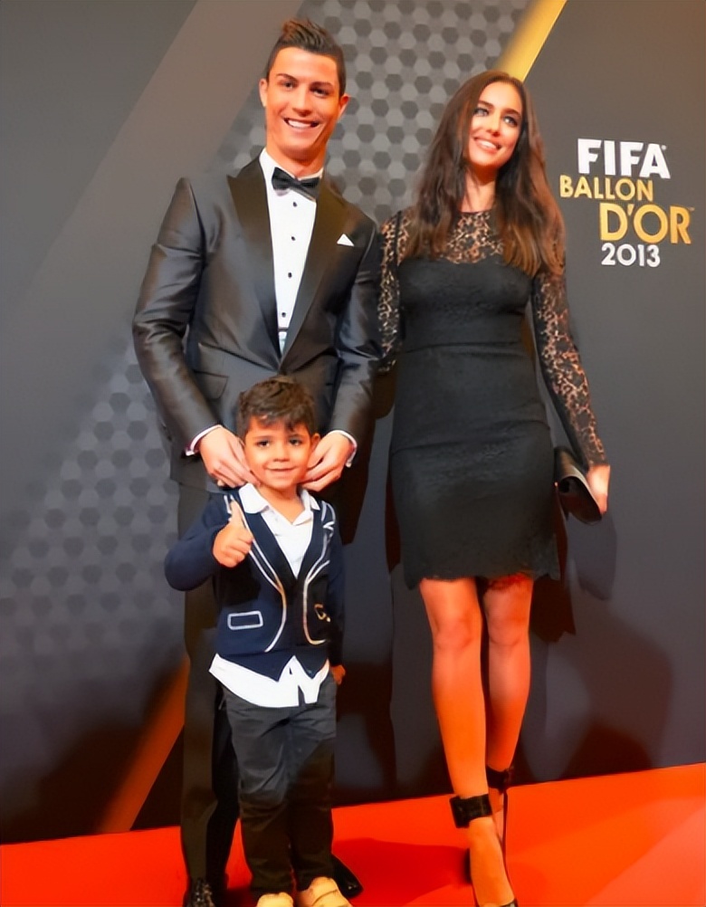 c罗饮恨卡塔尔,37岁C罗泪别世界杯