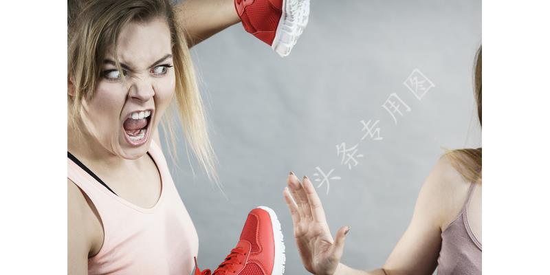 孙子头上磕了一个包，儿媳辞职并让她回老家，一周后打来电话哭了