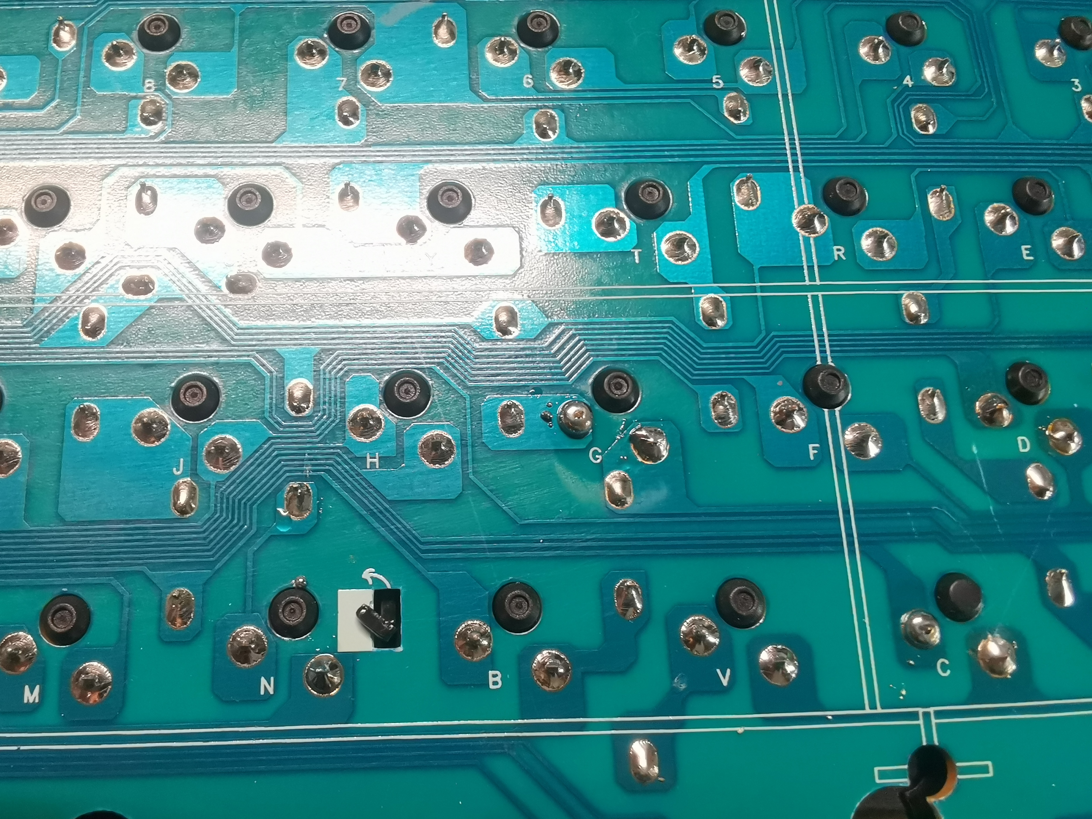 狼蛛鬼王104机械键盘怎么拆,键盘狼蛛f87pro侧刻换轴