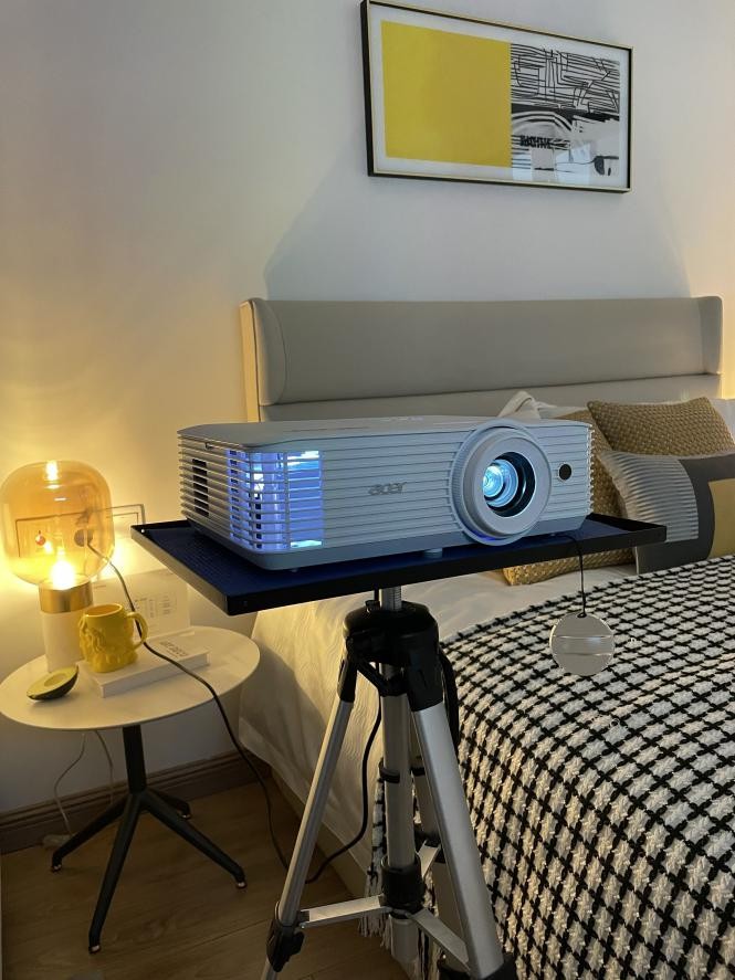 智能投影仪好还是传统的好,投影仪家用高清超清有啥缺点