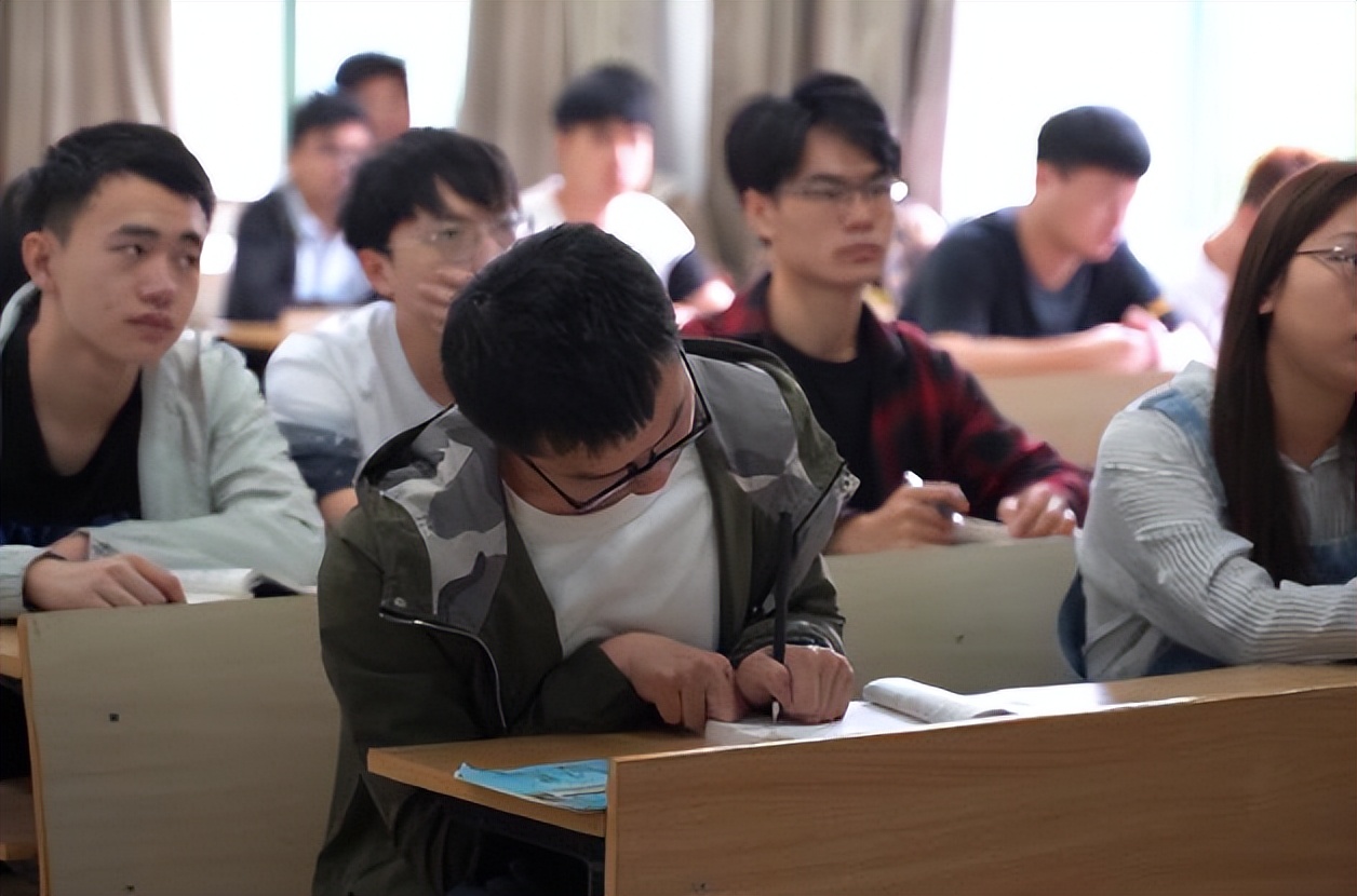 这些211大学专业比清北还牛,211高校含金量最高的大学专业