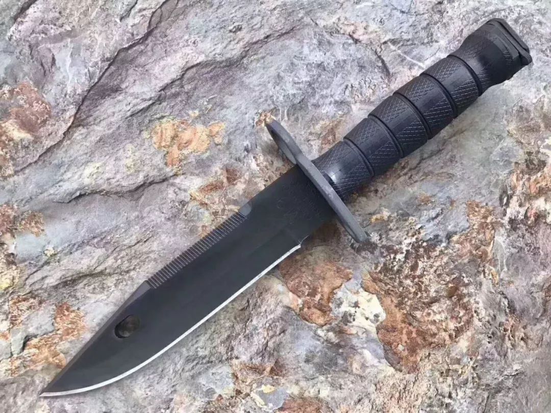 削铁如泥的宝刀怎么淬火练成的,为什么钢铁淬火之后那么硬了