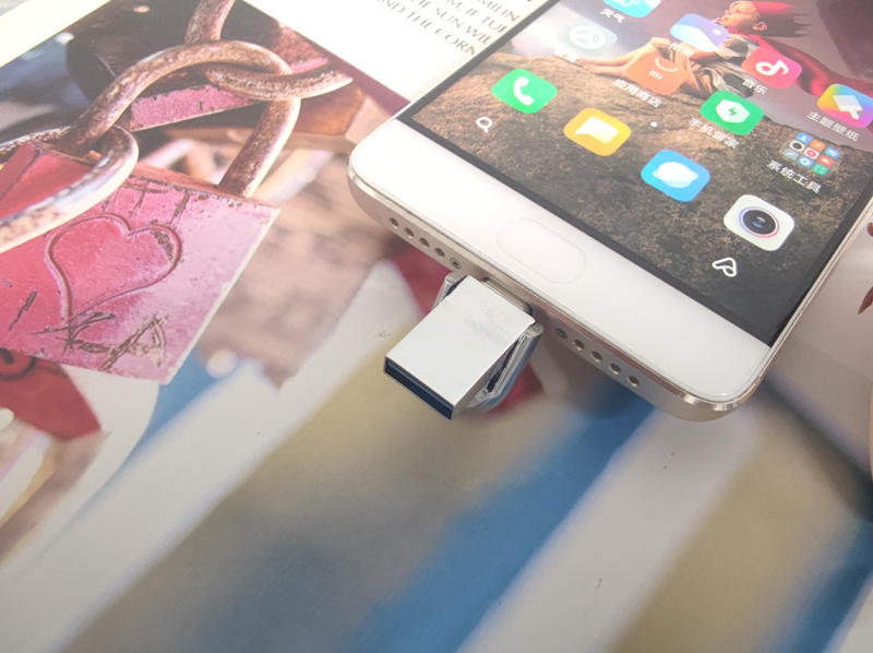 个子小、速度快、功能全，不可“小看”的随身U盘-aigoU358评测