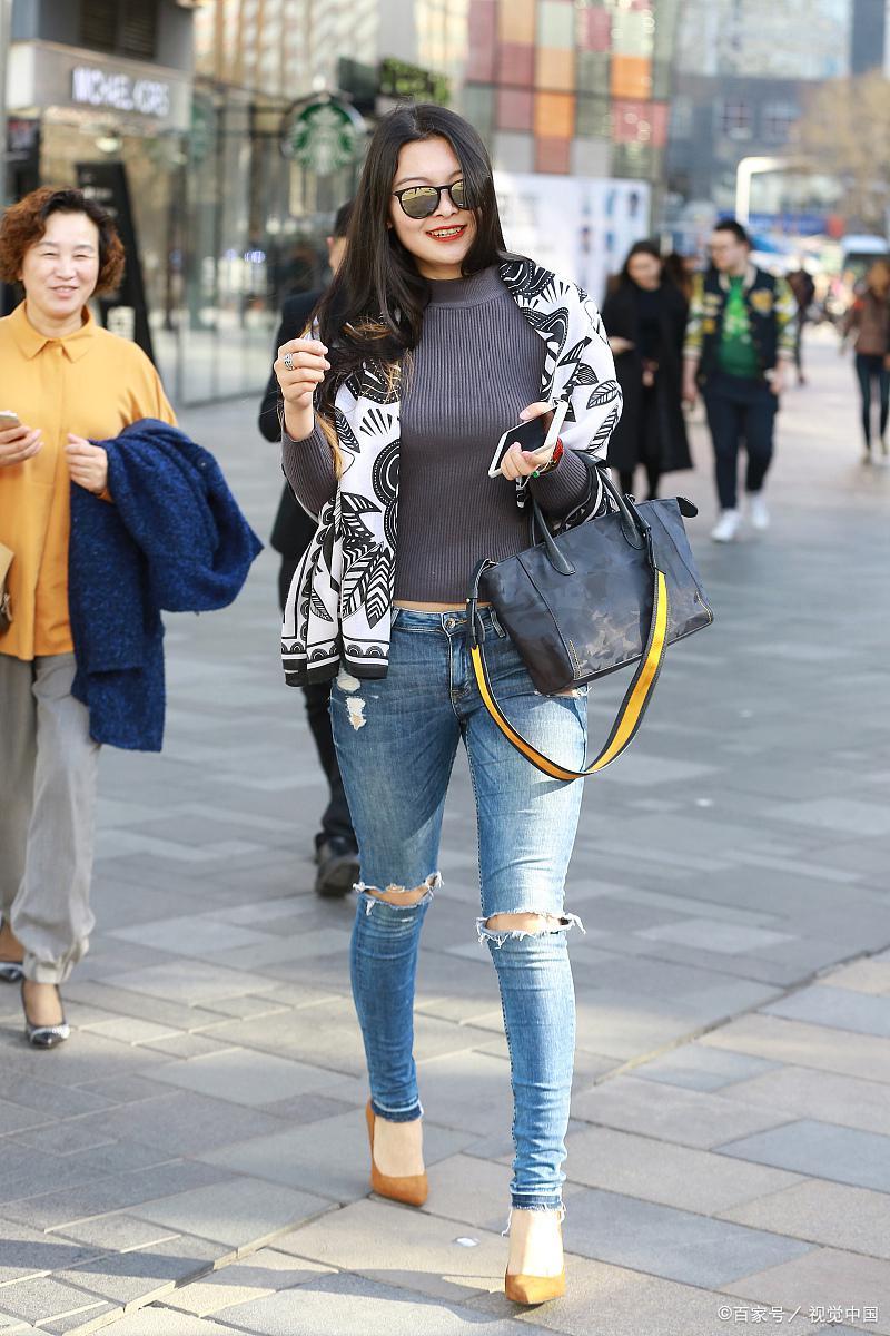 简单牛仔裤穿搭也会自带高级感,牛仔裤穿搭让你瞬间魅力十足