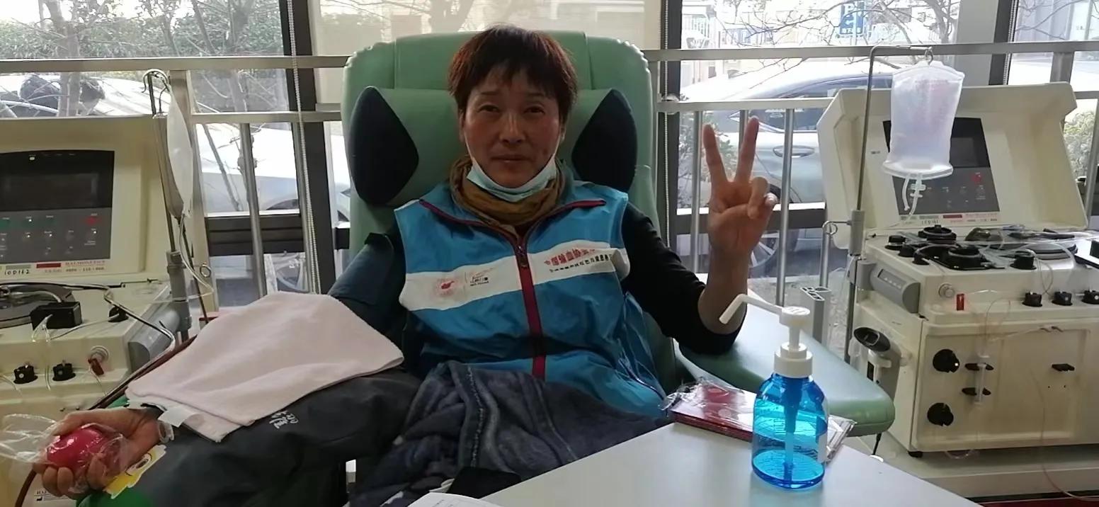 奉化红色力量铁血军魂无偿献血队开展集体捐献血小板无偿献血活动