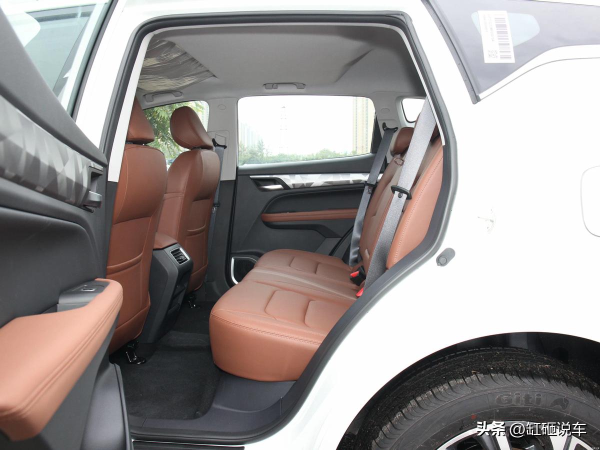 油耗最低的suv吉利远景x6用车感受,性价比最高的suv吉利远景x6