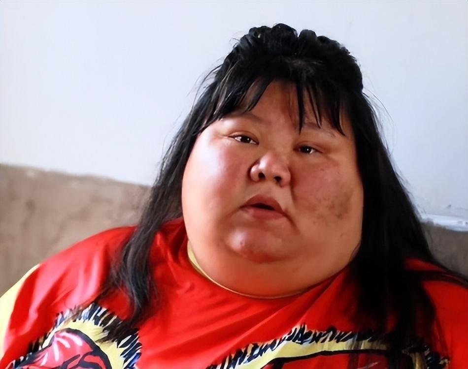 结婚3年校花被丈夫喂胖到332斤,浙江校花被丈夫养到330斤