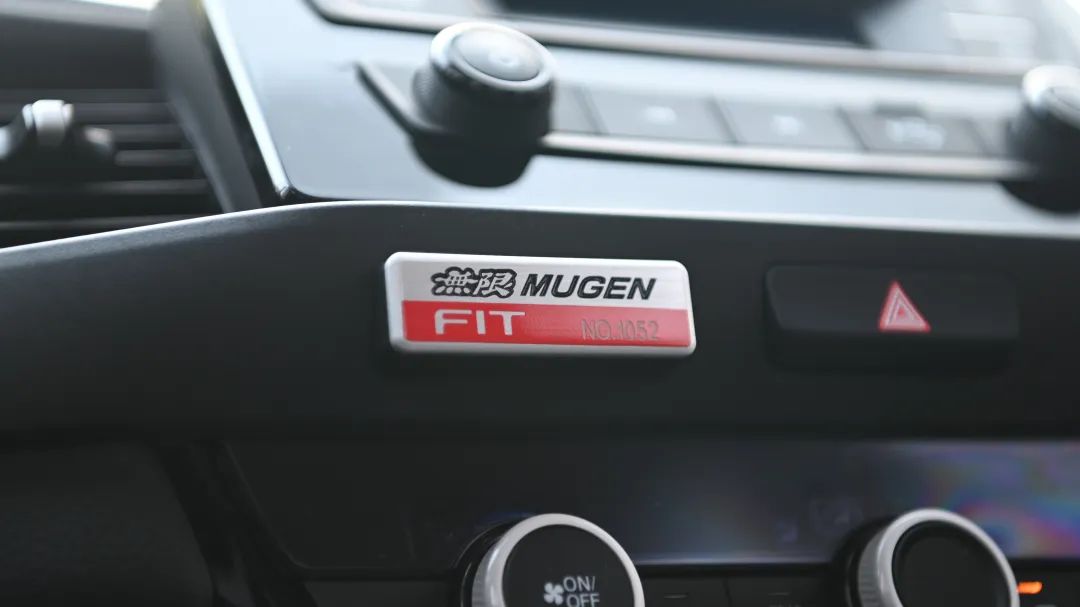 四代飞度大尾翼,新款飞度尾翼