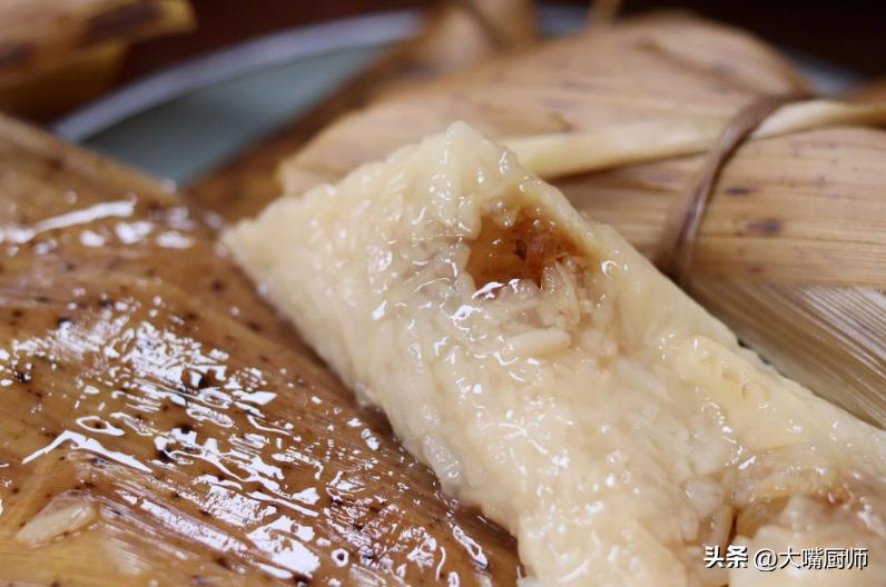 生的清水粽子怎么煮米白软糯,煮清水粽子最正确的方法