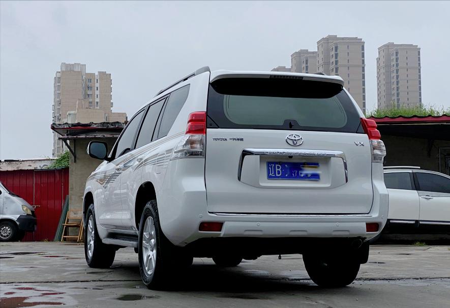 老旧丰田霸道修复,04年丰田霸道翻新改造全过程