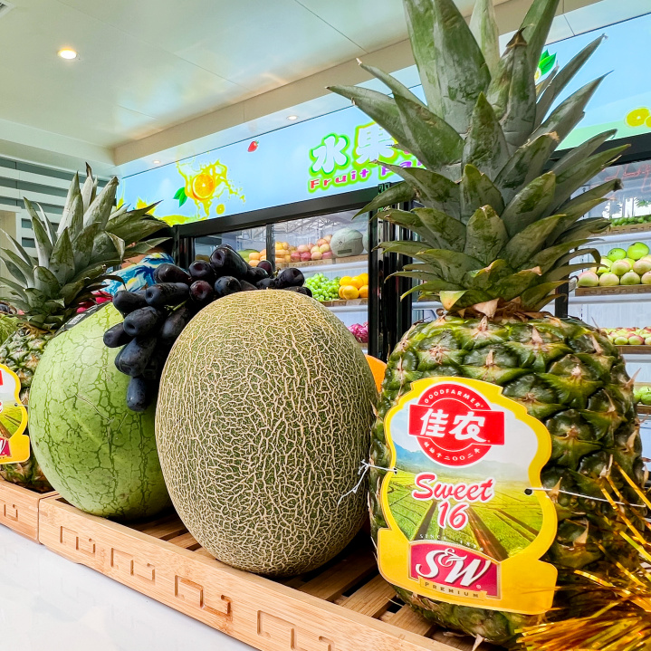 银河温泉双人水果温泉,泡汤泉免费吃水果