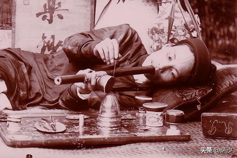 为什么满清戒毒100年都没有成功？1813年8月5日中国严禁贩食*片鸦**