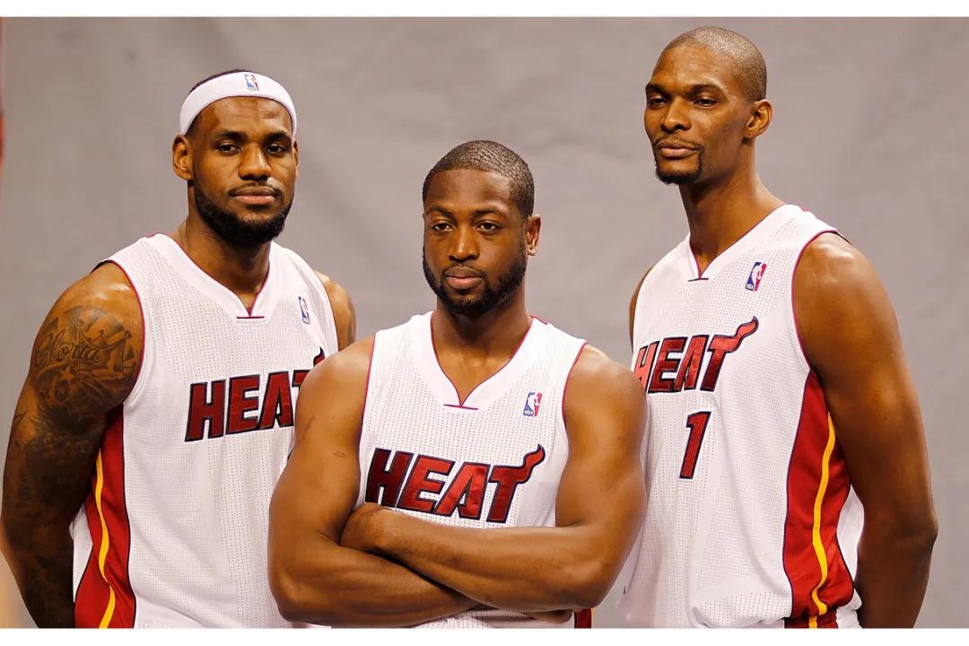 乔丹和詹姆斯谁更伟大完整视频,詹姆斯和乔丹巅峰时期谁最厉害