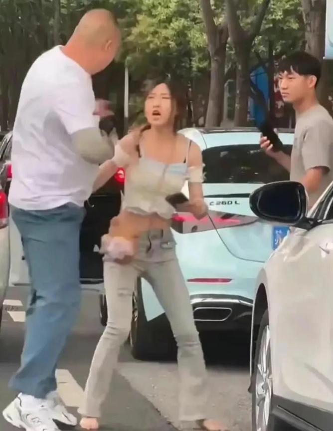 南京光头男子打人事件后续,南京光头男子打人事件