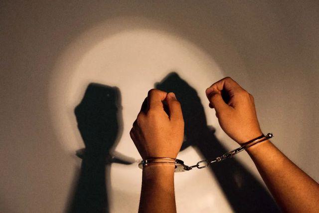 猥亵儿童罪与强奸空中“非礼”未成年人，严惩！