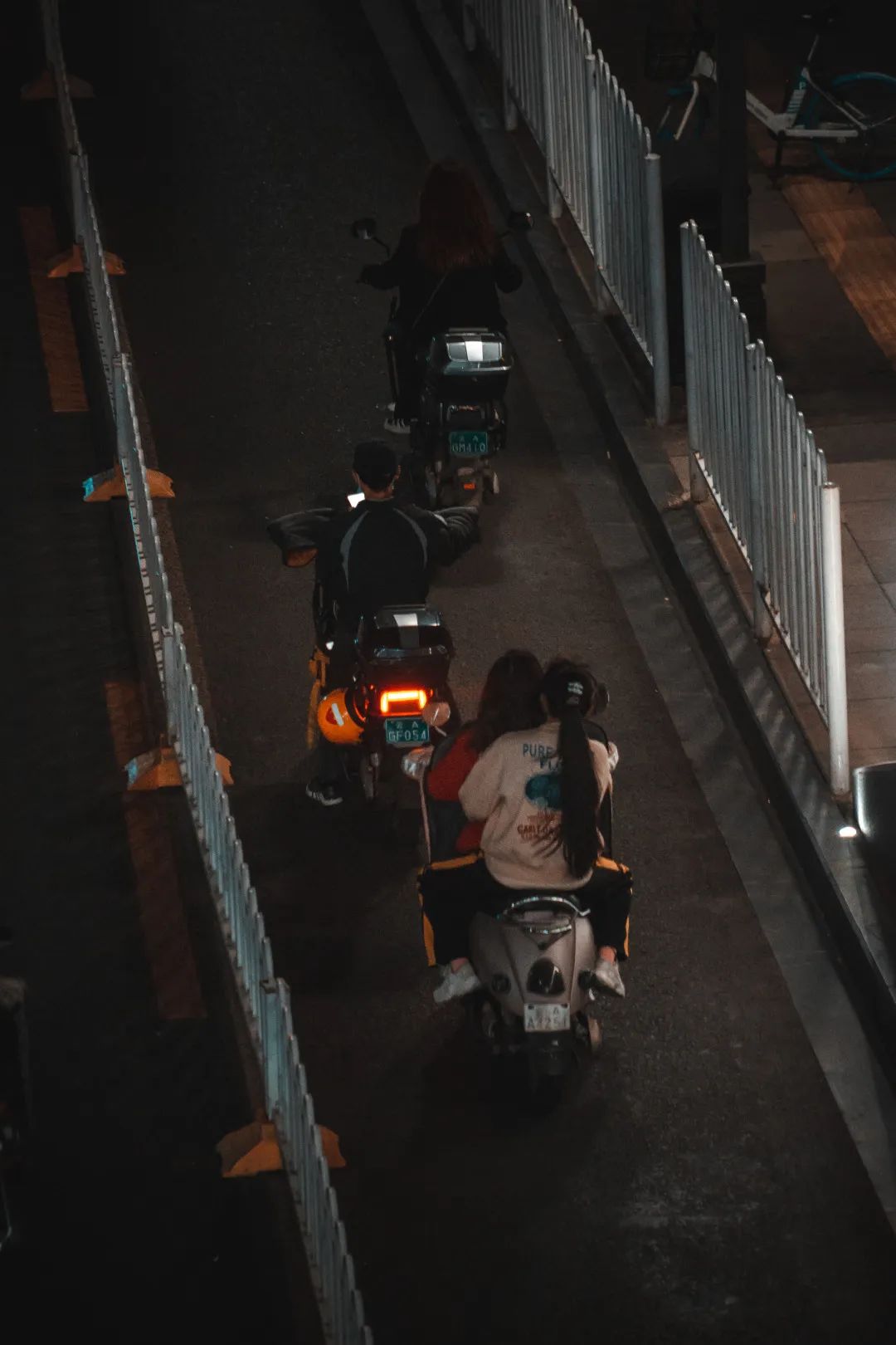 工资5000，还贷7000！昆明人的夜晚，其实比白天更忙…