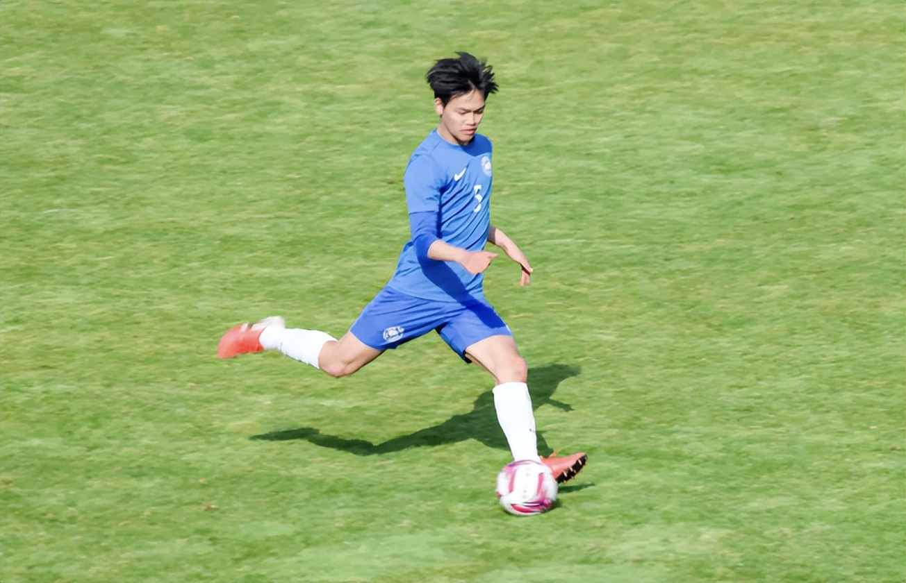 杭州一男生“一脚踢进同济大学”，从小喜欢足球，家长教育很成功