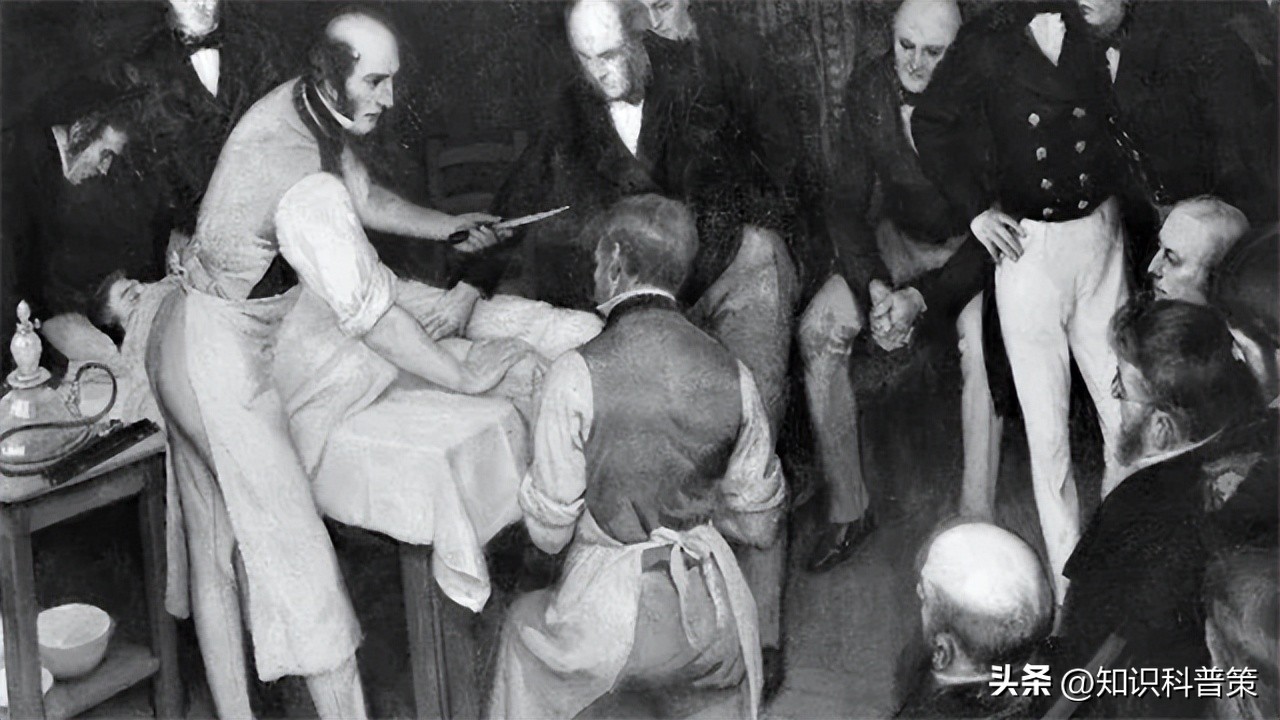 西服袖口为什么有四个扣子,为何西装袖口的纽扣不一样多