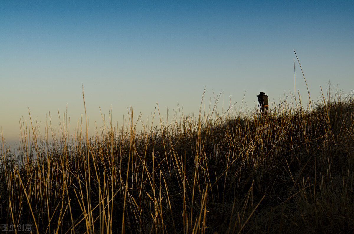 十六首诗词中的更漏，用法百变，是婉约诗词中的最佳道具