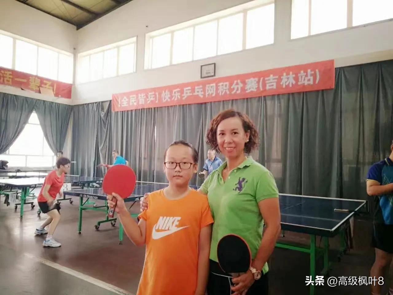 女孩打乒乓球好处多,一个人打乒乓球的好处