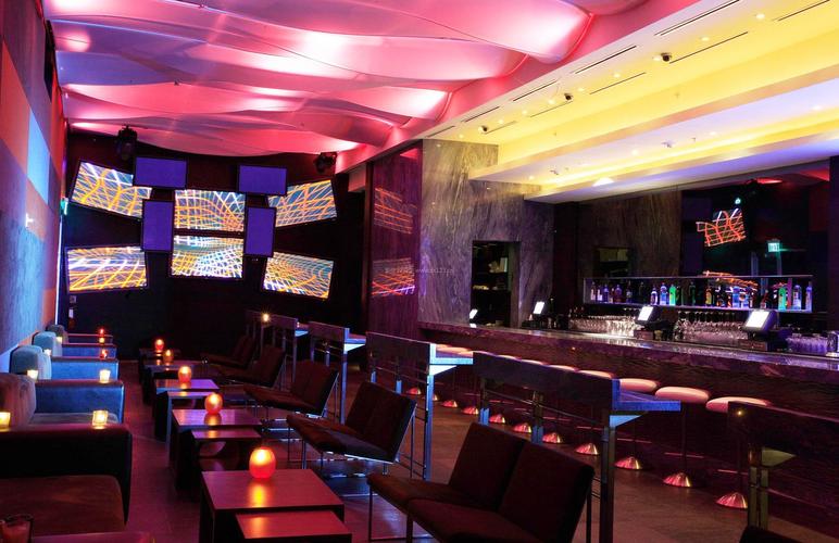 酒吧营销如何吸引客人订台,做酒吧营销用什么方法吸引客流