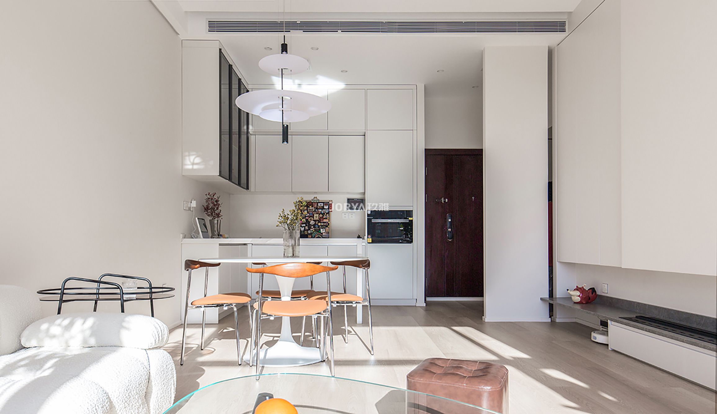 斜坡造型吊顶,斜坡屋顶木板吊顶