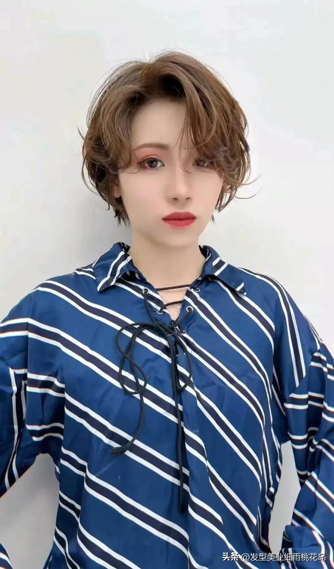 甜酷法式港风短发,甜而不腻短发造型