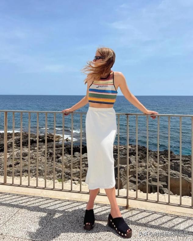 “白幼瘦”大势已去，现在男生都喜欢的是“蜜桃臀”，回头率很高